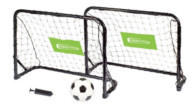 Soccer set 2 goals ball and pump